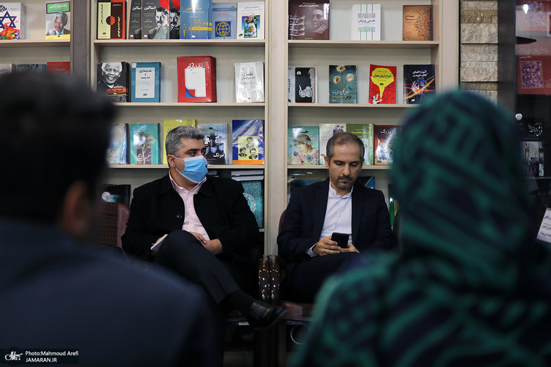 رونمایی و نشست نقد کتاب «ایران تایشی» اثر عباس عراقچی