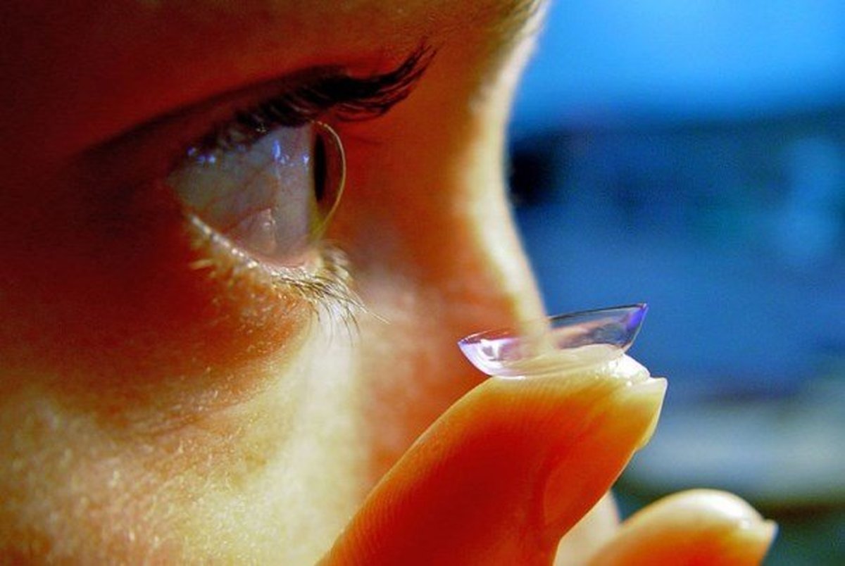 لنزهای درمانی جدید دارو را به چشم بیمار منتقل می کند/ ویدیو