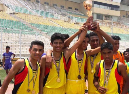ورزشکاران رودانی جواز حضور در رقابت های دو و میدانی دانش آموزی کشور را کسب کردند
