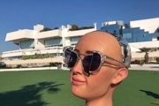 بازدیدهای ربات سوفیا در امارات + تصاویر
