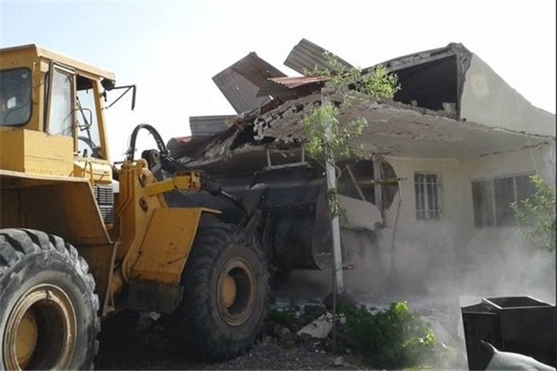 تخریب 27 سازه غیر مجاز در اراضی کشاورزی شهرستان قزوین