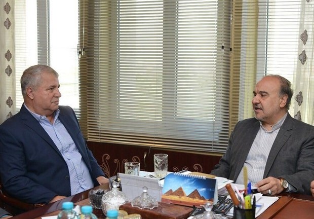 وزیر ورزش: صد درصد سهام سرخابی ها واگذار می‌شود/ علی پروین: خصوصی‌سازی این دو باشگاه را نجات می‌دهد
