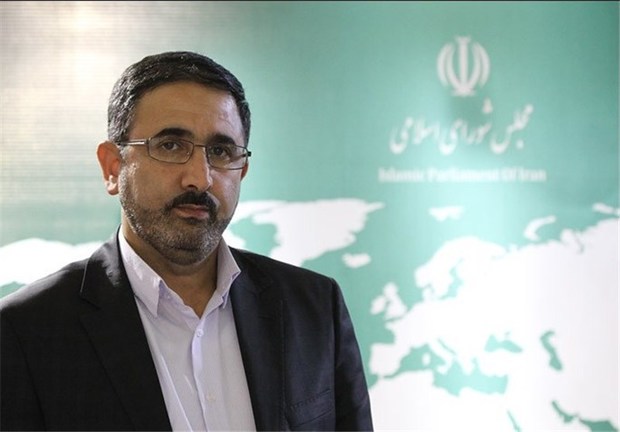 احمدی لاشکی: کارنامه زنگنه در وزارت نفت درخشان است