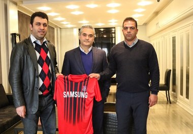 مهابادی قراردادش را با نساجی مازندران امضا کرد+ عکس
