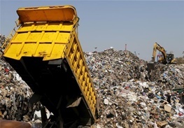 جمع آوری بیش از ۲۰۰ هزار تن زباله از معابر شهر ارومیه در سال ۹۵