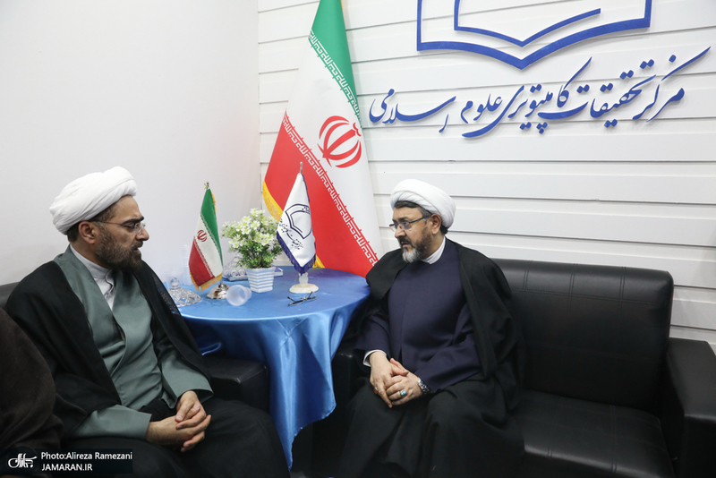 بازدید رئیس موسسه تنظیم و نشر آثار امام خمینی از نمایشگاه بین المللی قرآن کریم