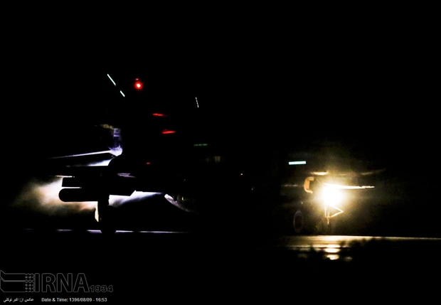 بمب‌ریزی هواپیماهای سی130 نیروی هوایی ارتش در جریان رزمایش