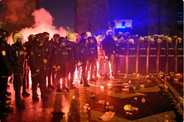 ادامه اعتراضات در ترکیه و بازداشت صدها معترض/اردوغان مخالفانش را تروریست خطاب کرد