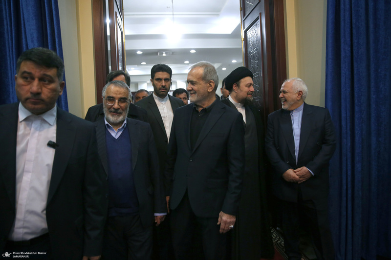 حاشیه تجدیدمیثاق رئیس جمهور و اعضای دولت با آرمان‌های بنیانگذار جمهوری اسلامی ایران