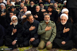 اقامه نماز رهبر معظم انقلاب بر پیکر سپهبد شهید حاج قاسم سلیمانی و شهیدان مقاومت