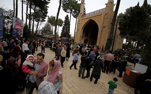 آمار گردشگران نوروزی در اصفهان به 2.2 میلیون نفر رسید