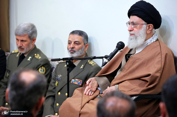 رهبر معظم انقلاب: کاری کنید که  دشمنانِ ایران حتی جرأت تهدید این ملت بزرگ را نداشته باشند