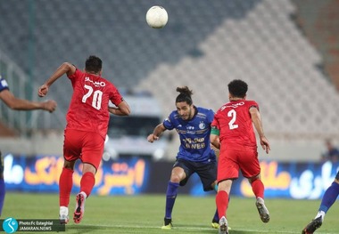 آخرین اخبار استقلال و پرسپولیس| مشکل بزرگ آبی ها برای عقد قرارداد با مهاجم فرانسوی/ نارضایتی سرخ پوشان در آستانه دیدار با نساجی



