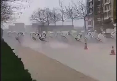 تصاویر ضد عفونی کردن خیابان ها در شهر ووهان چین
