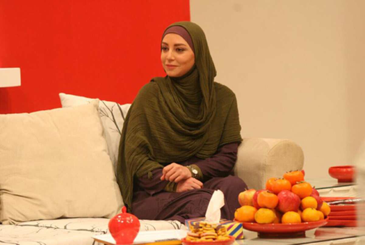 مجری زن تلویزیون ممنوع التصویر شد/ عکس