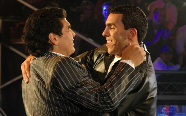 حمایت همه جانبه مارادونا از کارلوس توس
