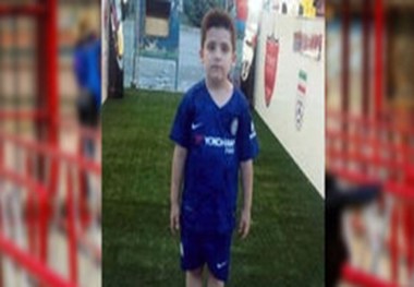 یک دقیقه سکوت به احترام کودک 6 ساله در دربی
