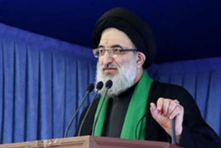 امام جمعه کرج:سیلی ایران اسلامی به داعش، نفس آمریکا و صهیونیست ها را حبس کرد