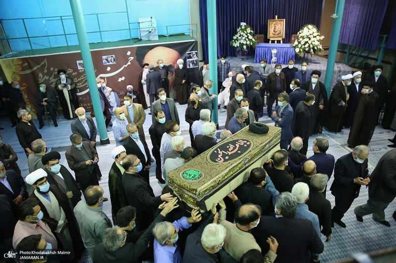 مراسم تشییع حجت الاسلام و المسلمین محتشمی پور در حسینیه جماران