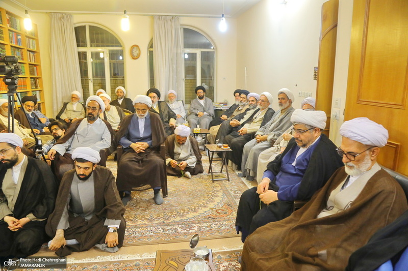 نشست علمی با موضوع  امام خمینی(ره) نهضت و نظام اسلامی