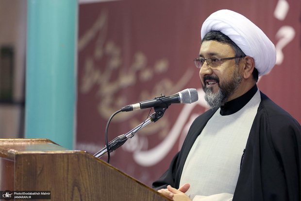  رئیس مؤسسه تنظیم و نشر آثار امام خمینی(س): سانسور در عصر حاضر بی معنا شده است/ برای معرفی امام و انقلاب چاره ای جز حرکت از طریق زبان هنر نداریم/ از همه کسانی که دل داده ترویج نام امام هستند، دعوت به همکاری می کنیم