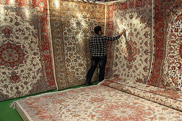 سالانه 290 هزار مترمربع فرش در آذربایجان غربی تولید می شود