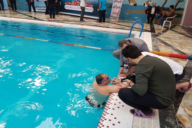 جانباز ارومیه ای رکورد شنای استقامت ایران را شکست
