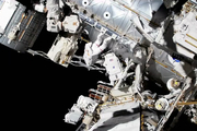 پیاده رویی فضایی فضانوردان ناسا در خلاء + فیلم