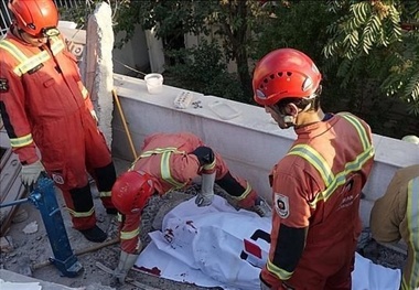 کارگر جوان زیر قطعات بتن منزل ویلایی جان باخت+ عکس
