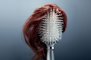 جلوگیری و درمان ریزش مو با دمنوش‌های گیاهی