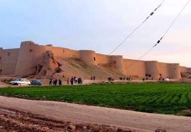 2120نفر از دومین بنای خشتی و گلی ایران در اسفراین بازدید کردند