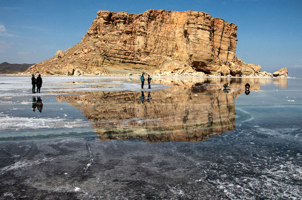 کاهش تراز دریاچه ارومیه طبیعی است