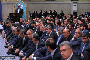 دیدار جمعی از تولیدکنندگان، کارآفرینان و فعالان اقتصادی با رهبر معظم انقلاب