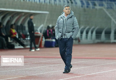 آقا معلم اشتباه بازیکنانش را عامل شکست تیمش دانست