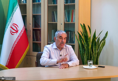 محمد نعیمی‌پور: باید برای «غول تورم» تدبیر کرد/ پزشکیان یک سیاستمدار هوشمند بدون ادعا است/ جنگ اقتصادی ذی‌نفعان متکثر و عجیب و غریبی دارد/ دستور کار باید این باشد که تندروی‌ها دیده نشود