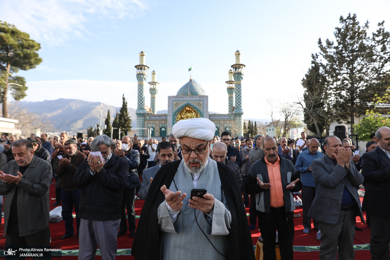 مراسم اقامه تماز عید سعید فطر دز امام زاده پنج تن
