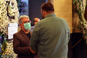 مراسم ختم مادر فرشاد مومنی