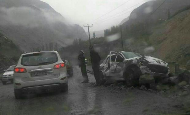ریزش سنگ در جاده سوادکوه یک کشته برجای گذاشت