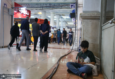  یک روزنامه: تقریباً یک‌چهارم از حاضران در نمایشگاه کتاب هیچ کتابی نخریدند!