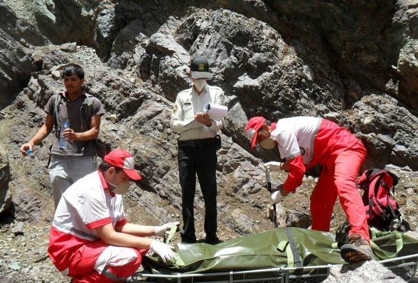 نجات 6 کوهنورد بروجنی با تلاش 13 گروه امدادی
