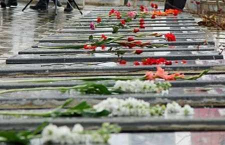 گلباران مزار معلمان شهید ساوجبلاغی  در البرز به مناسبت روز معلم
