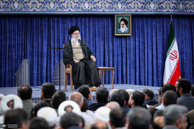 تذکر رهبر انقلاب به آمریکایی‌ها در مذاکرات: سعی کنند یاوه‌گویی نکنند/ اینکه بگویند به ایران اجازه غنی‌سازی نمی‌دهیم، غلط زیادی است؛ جمهوری اسلامی منتظر اجازه این و آن نیست/ به مردم خواهم گفت دلیل تکیه این‌ها روی غنی‌سازی چیست