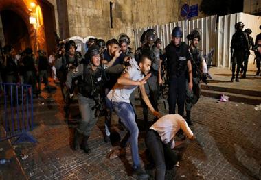 عکس/ سرکوب نمازگزاران فلسطینی

