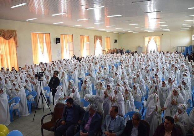 710 دانش آموز ابرکوهی، سن تکلیف خود را جشن گرفتند