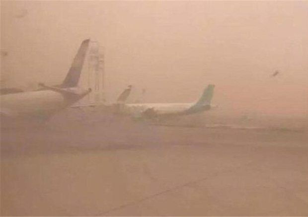 گرد و خاک 11 پرواز فرودگاههای بین المللی اهواز و آبادان را لغو کرد