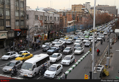 تردد روزانه بالغ بر 250 هزار خودرو در سطح شهر رشت  شهر فاقد کمربندی است