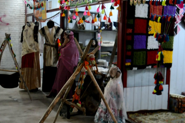 نمایشگاه توانمندیهای زنان روستایی شهرستان ایذه برپا شد