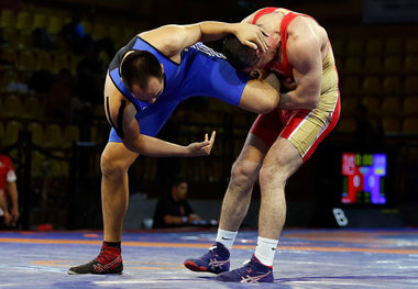 شهبازی راهی مرحله نیمه‌نهایی کشتی آزاد قهرمانی آسیا شد
