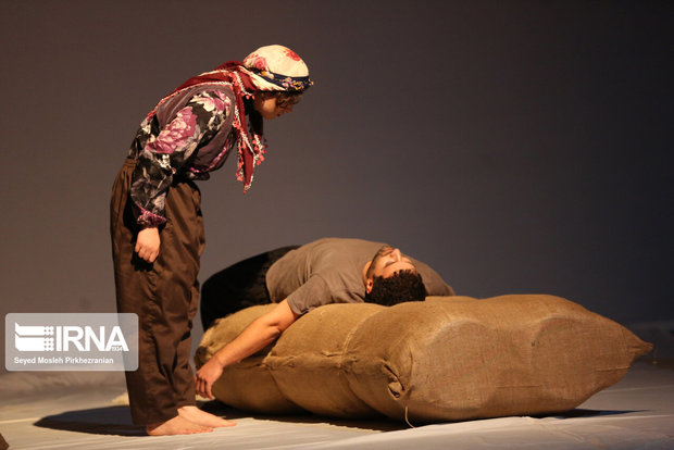 بیش از سه هزار نفر تماشاگر نمایش‌های جشنواره تئاتر کردی سقز بودند