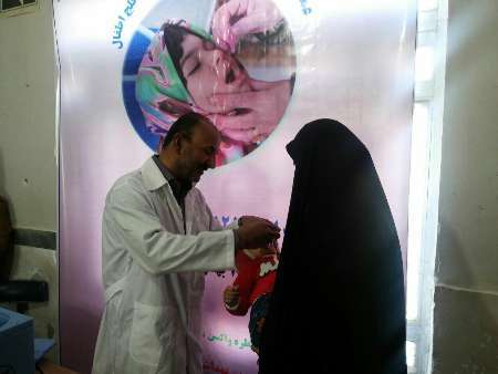 واکسیناسیون افزون بر 54 هزار کودک ایرانی و خارجی در سیستان علیه فلج اطفال آغاز شد